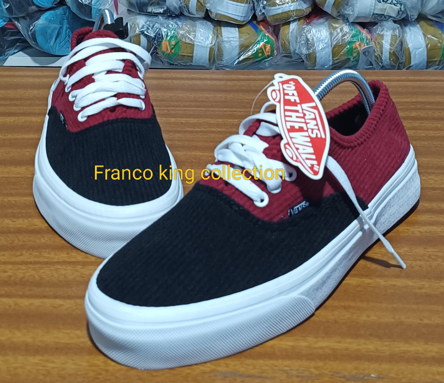 1. Vans corduroy - Black/Maroon